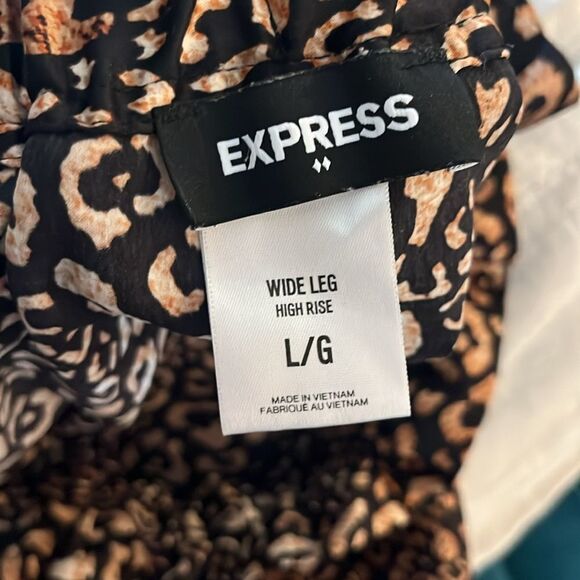 Express Paper Bag Waist Wide Leg Animal Print Poly Satin Pant, size L - Picture 6 of 7